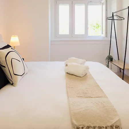 4da- Sunlit Apartment, Beautifully Designed In The Heart Of The City's Desirable Area 公寓 Lisboa